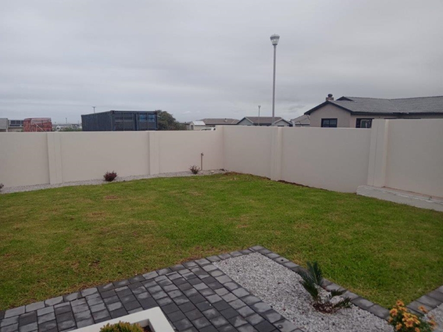 4 Bedroom Property for Sale in Wavecrest Eastern Cape
